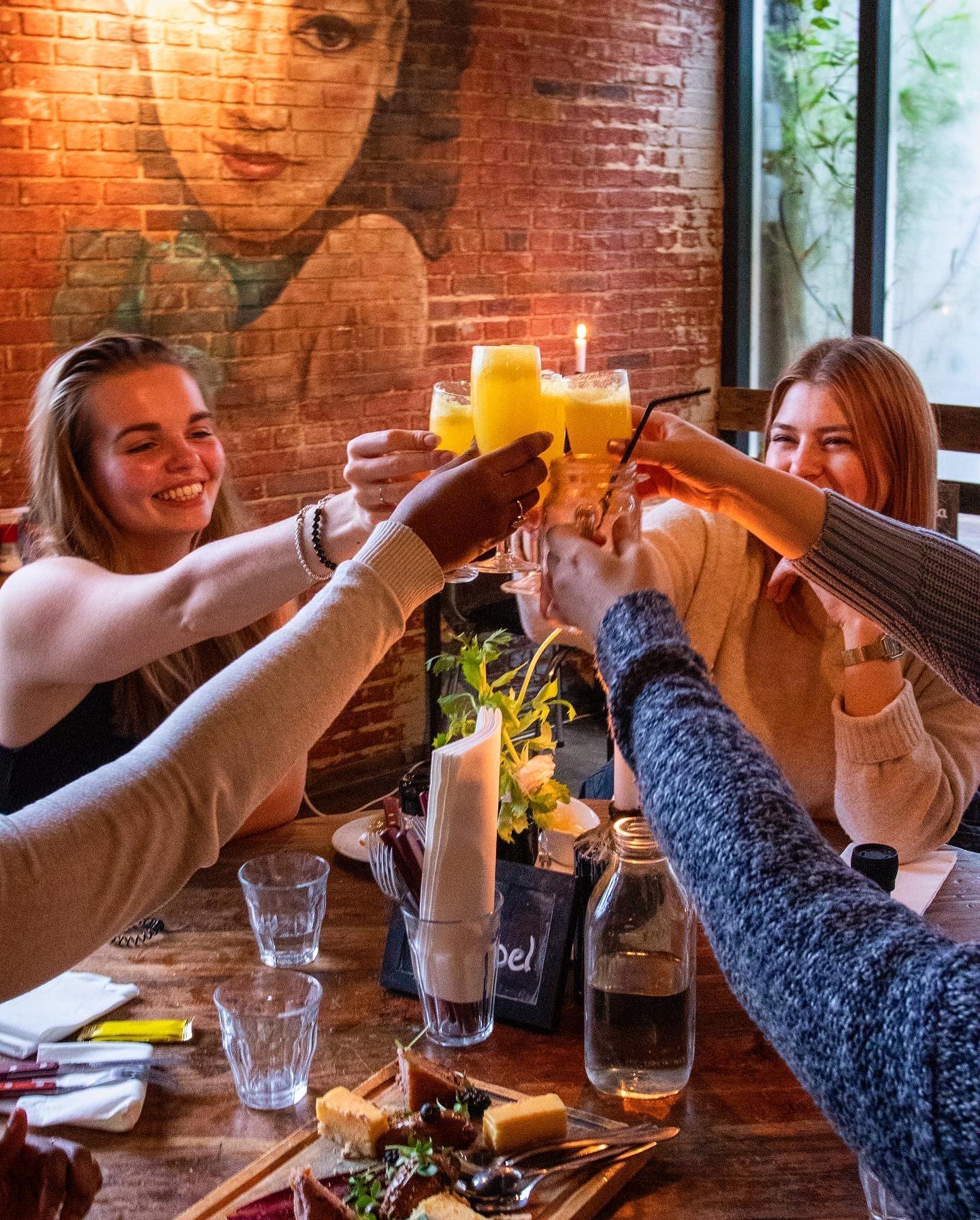Amsterdam: 48 horas entre canales, tulipanes y bicicletas - cafe-lennep-1