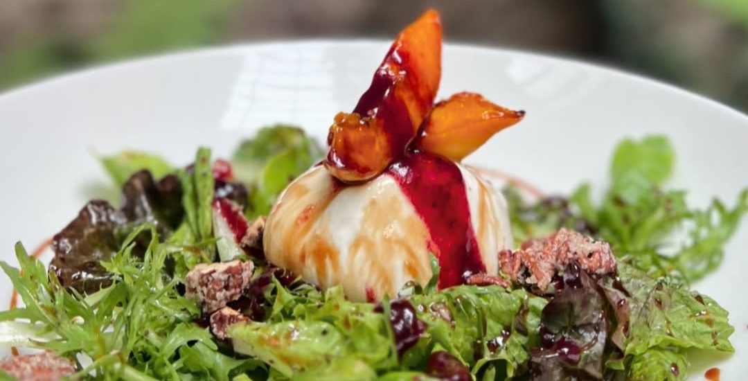 Casa Manzano: cocina, diseño y conexión con lo esencial